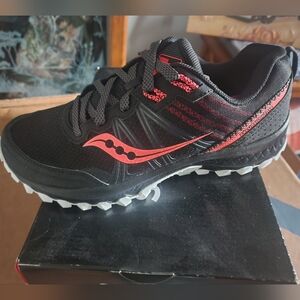 SAUCONY Excursion TR14 Women's Shoe NEW Size 10 PINK AND BLACK